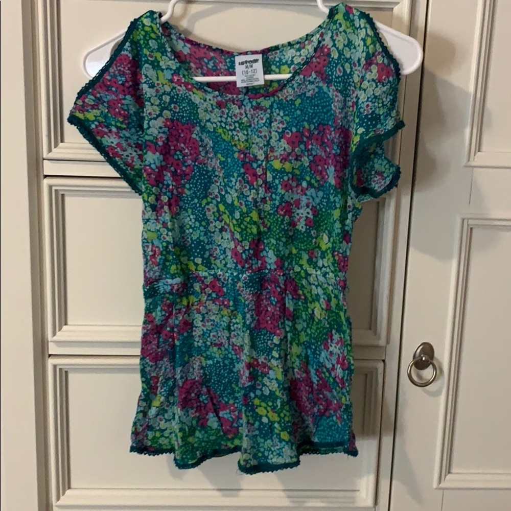 Girls medium brand uproar fancy floral shirt